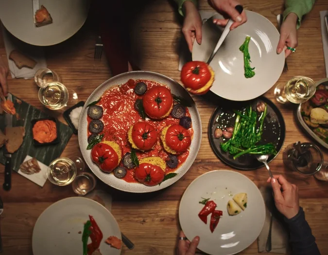 Produkcja wideo z pizzą i składnikami