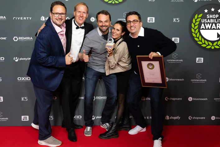 Zespół Creativestyle na gali Shop Usability Award świętujący zwycięstwo z Betzold