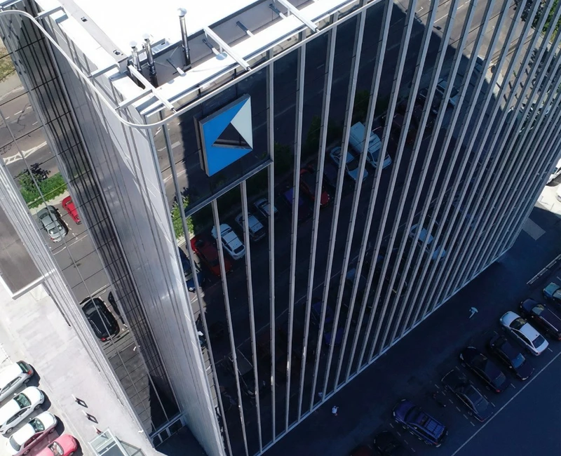 Widok na budynek biurowy w Rybniku